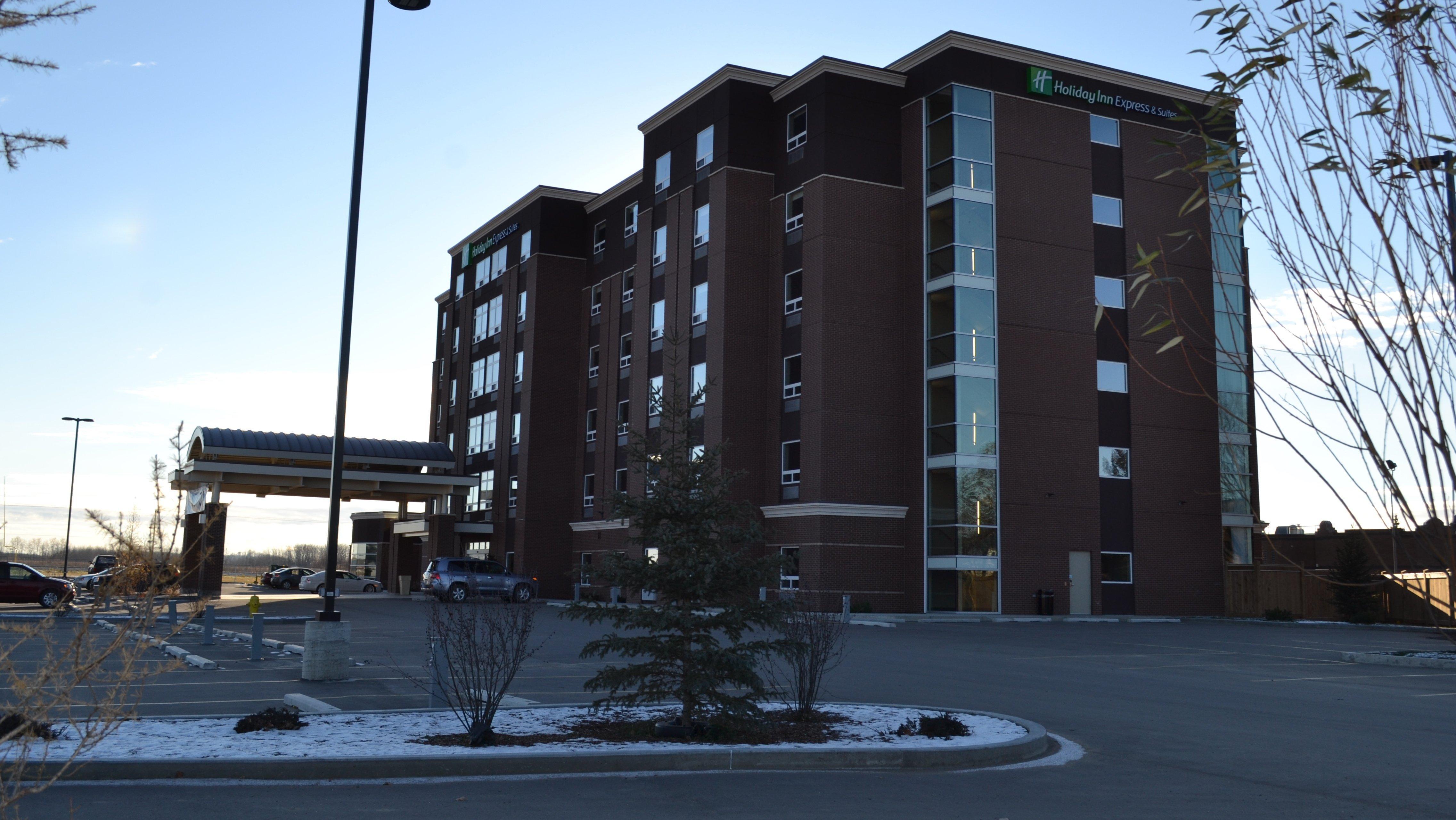 Holiday Inn Express & Suites Cold Lake, An Ihg Hotel Exterior photo